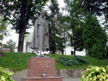 pomnik biskupa Jana Vojtaššaka