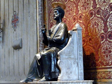 Petrus Statue